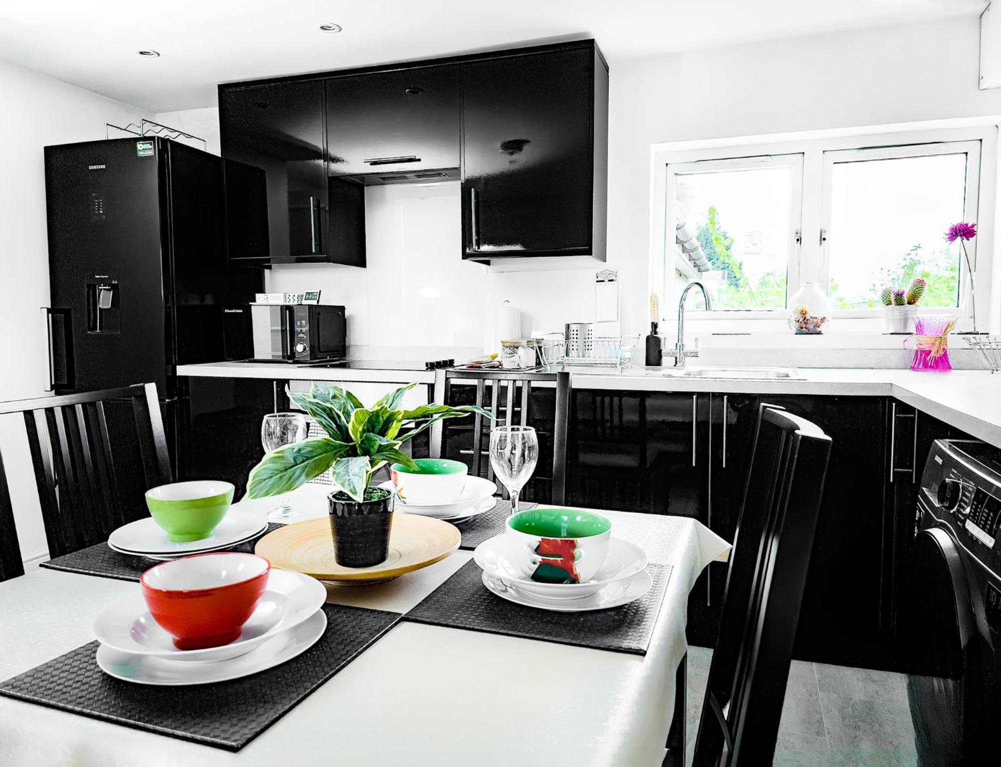 Charming London Home, Opp Arnos Grove Underground Station, Parking New Southgate Exterior foto